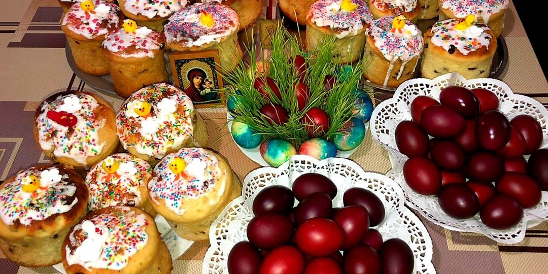 Добрая Светлая Пасха в семье