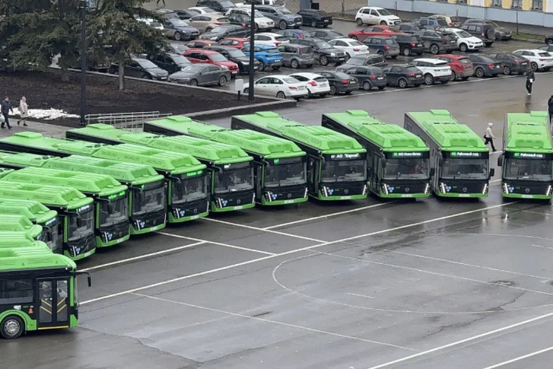В Киров поступили 15 новых автобусов
