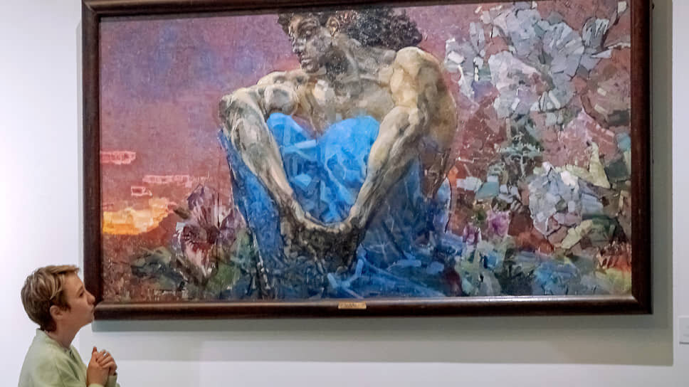 Картина Михаила Врубеля «Демон сидящий».📷Фото: Татьяна Горд / Коммерсантъ