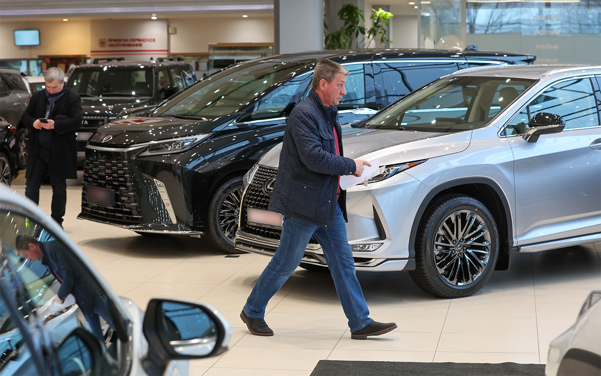 Продажи на автомобильном рынке россии устремились вверх весной 2026 года
