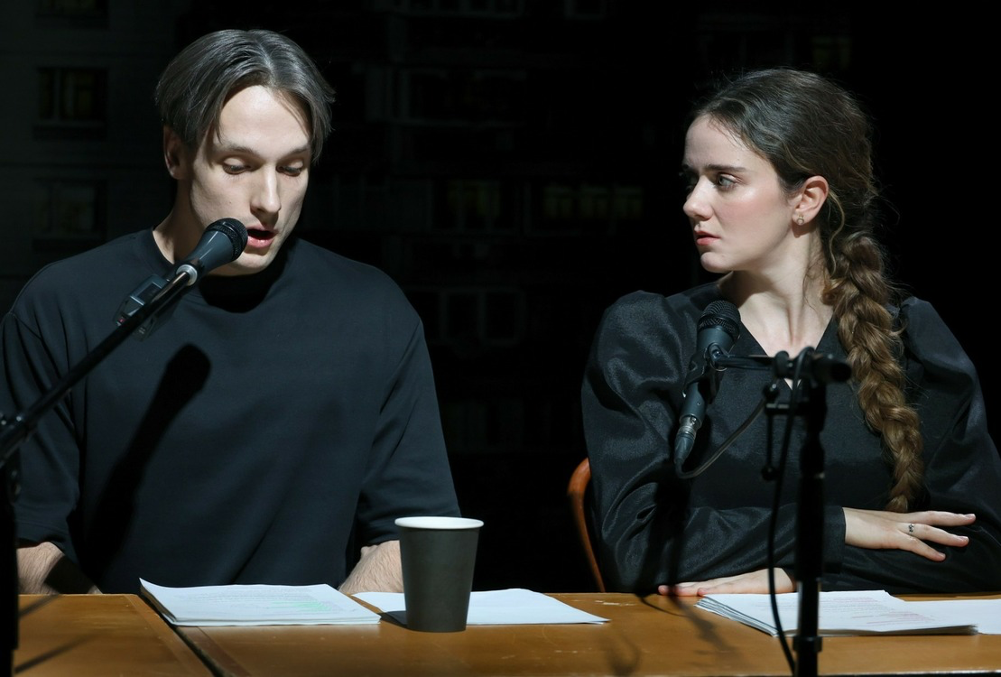 Антон Лобан и Мария Сокольская на репетиции спектакля «Пыль до Небыль». Фото Екатерины Цветковой