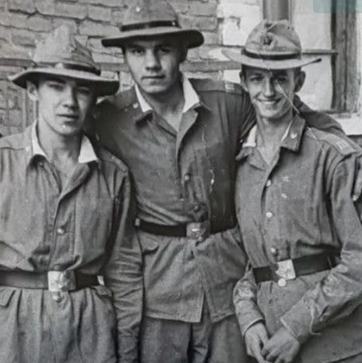 И. Булатов с товарищами по "учебке" ПВ КГБ СССР