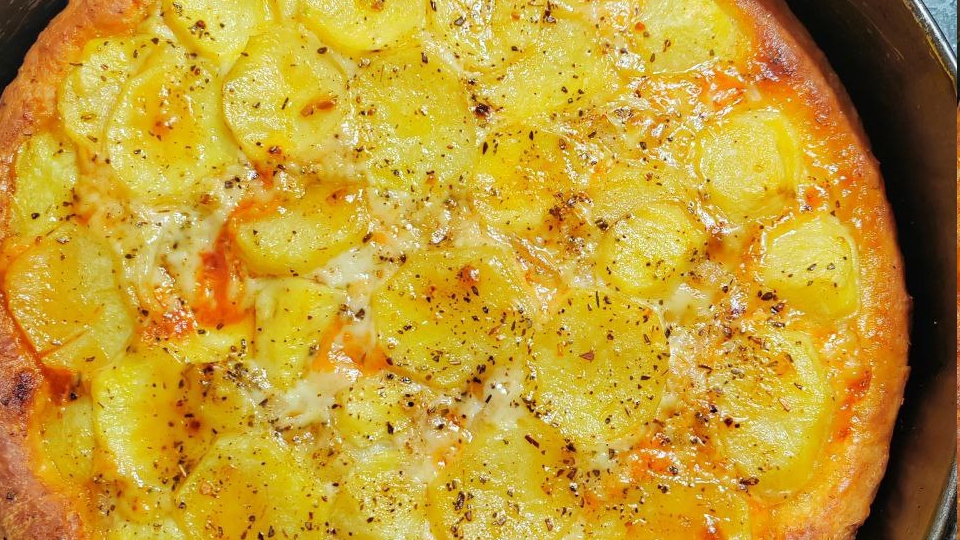 Аппетитный пирог с картошкой и луком в духовке - рецепт быстрой выпечки