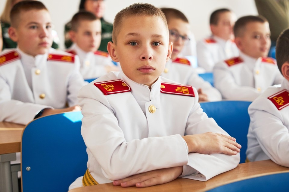    Почему кадетские корпуса превратились в пансионы, а в военные вузы не берут без экзаменов: Что происходит с профильными училищами в России Николай ОБЕРЕМЧЕНКО