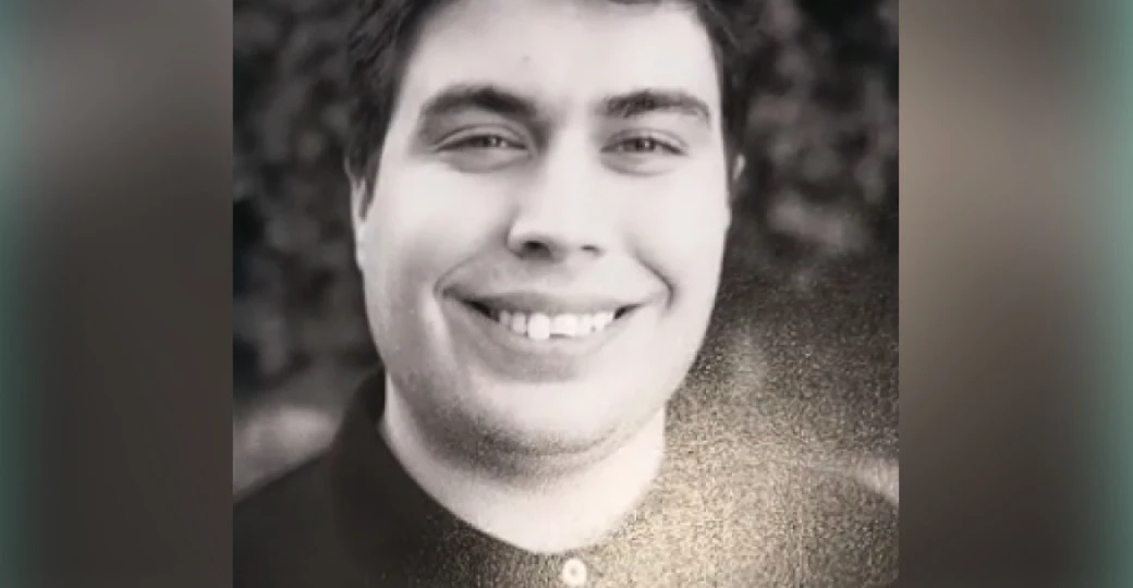 Мужчина с невербальным аутизмом смог опубликовать свой первый роман