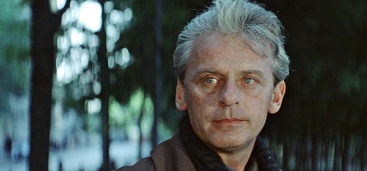 Кадр из кинофильма "Белорусский вокзал", 1970 г., режиссер Андрей Смирнов, сценарист Вадим Трунин, композиторы Альфред Шнитке, Булат Окуджава, Петр Морозов, Юрий Будилов (скриншот)