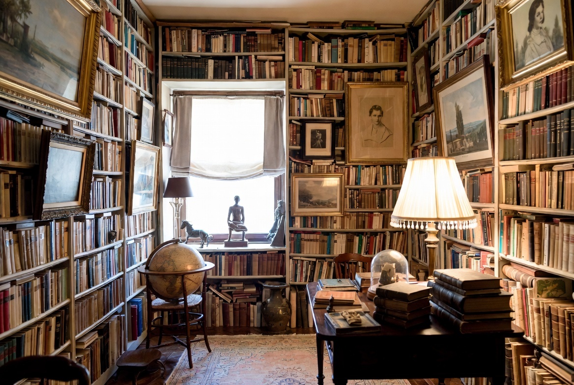 На случай отключения всего, с другой стороны, откуда еще черпать информацию.