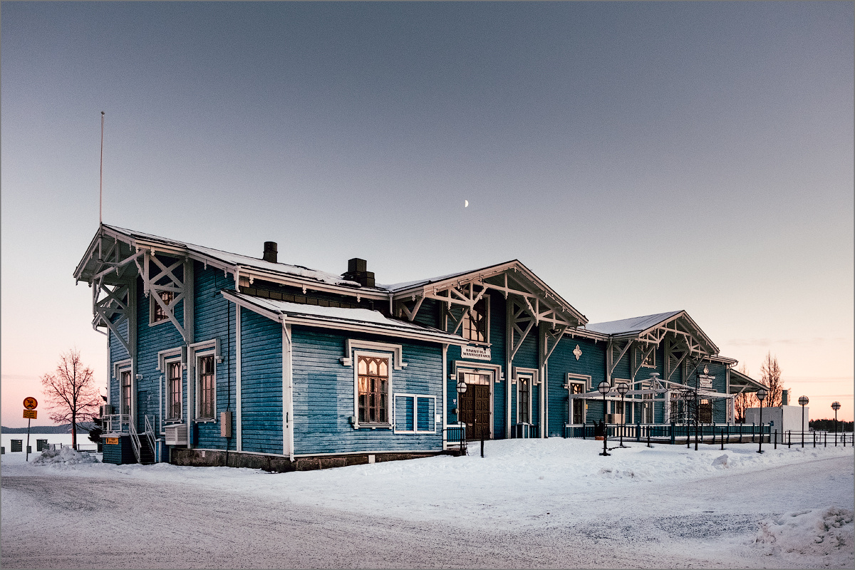 Добавила в статьюя всяких своих фотографий из Финляндии