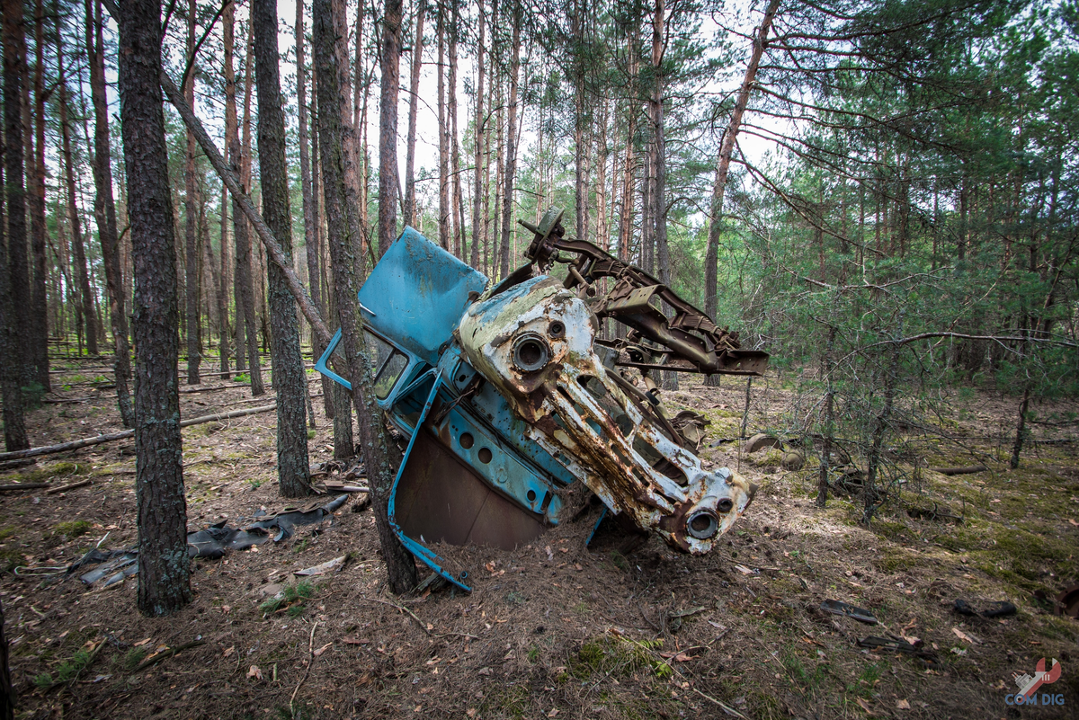Перевернутый ЗИЛ-130.