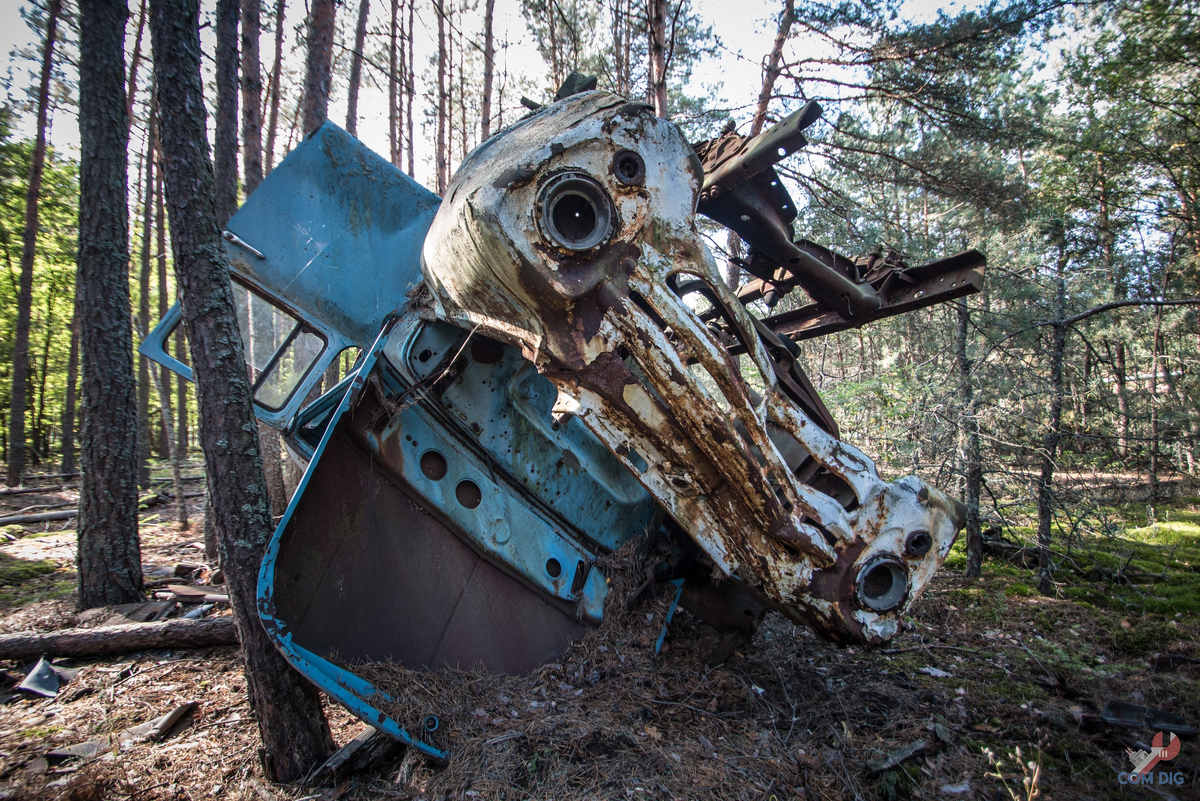 Перевернутый ЗИЛ-130.