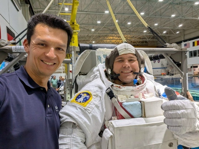 Константин Борисов (слева). Фото со страницы космонавта в ВК