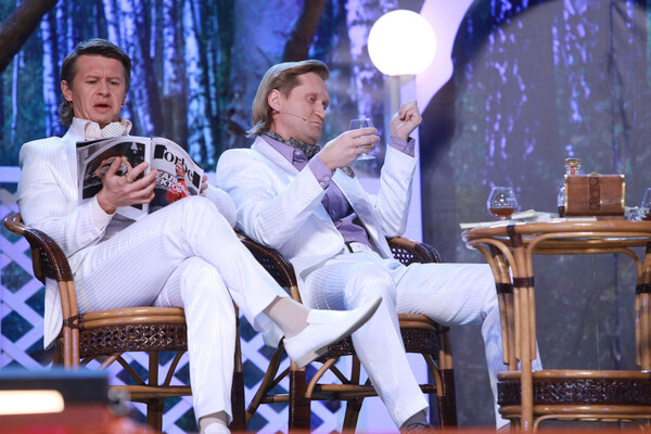 Участники команды «Уральские пельмени» Сергей Исаев и Андрей Рожков (слева направо) в театре «Киноактера» на съемках новогоднего шоу «Уральские пельмени» с новой программой «Из Грязи в Стразы», 2010 год / Екатерина Чеснокова/РИА Новости   📷