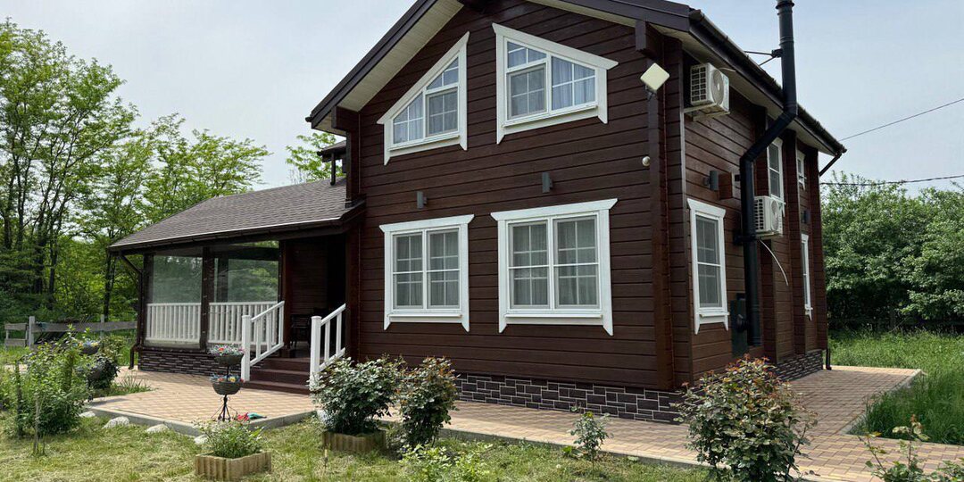 Реставрация деревянного дома: когда восстановление выгодно, а когда дом дешевле снести