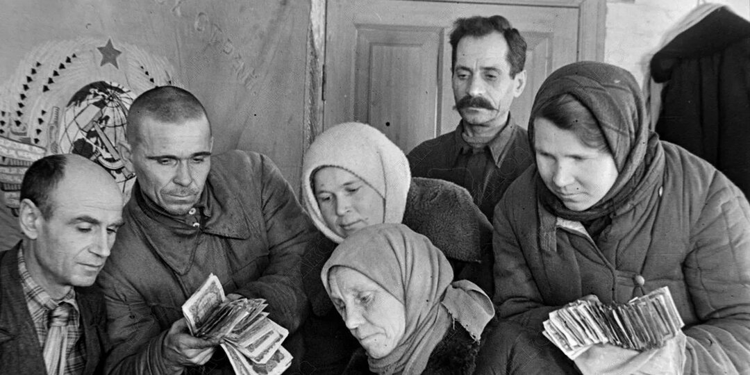Правда ли, что с началом войны Сталин обложил всех налогами?