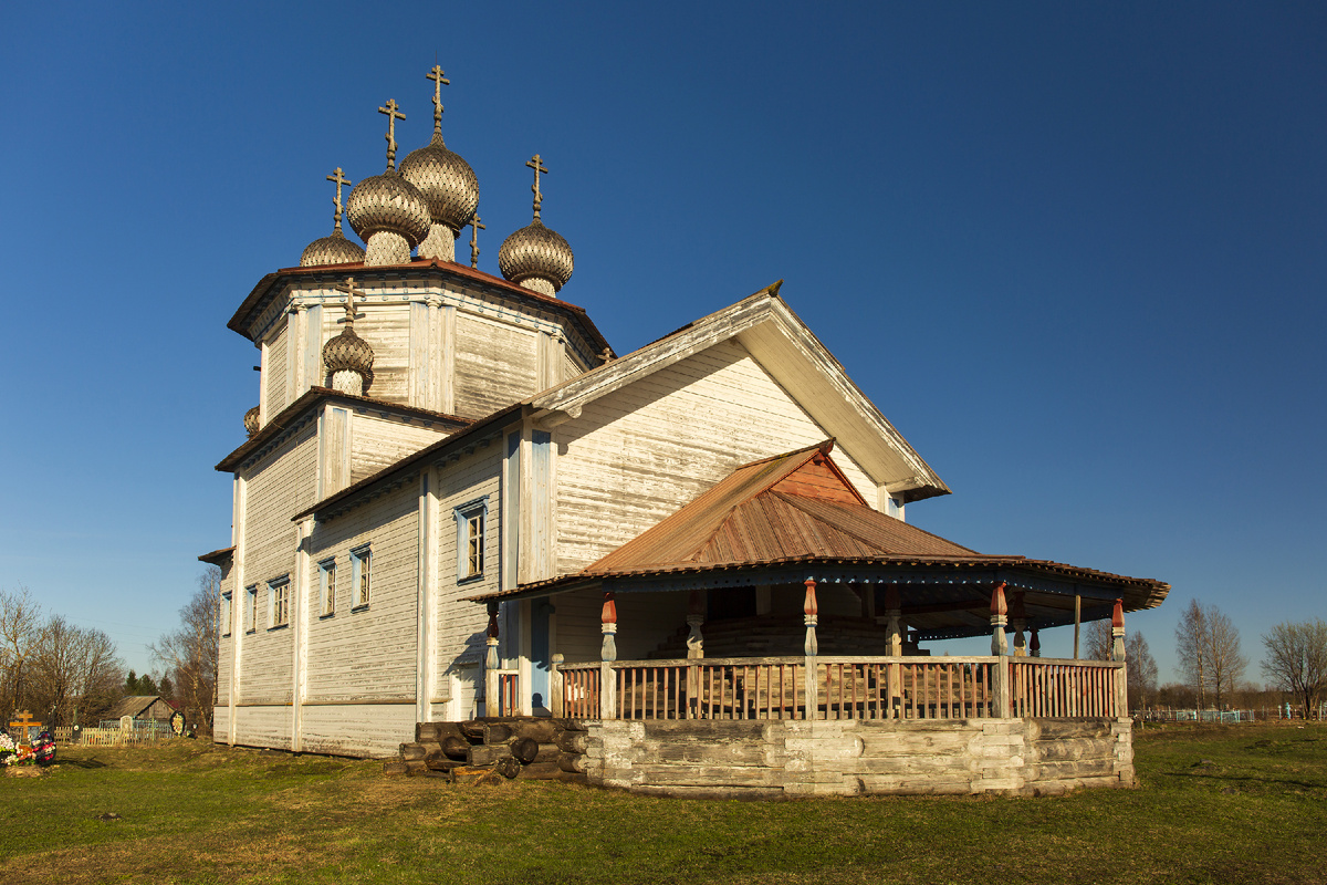Архангельская область, Каргопольский район, деревня Столетовская (Лядины) — Лядинский погост. Церковь Богоявления Господня