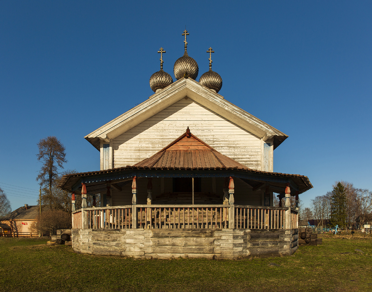 Архангельская область, Каргопольский район, деревня Столетовская (Лядины) — Лядинский погост. Церковь Богоявления Господня
