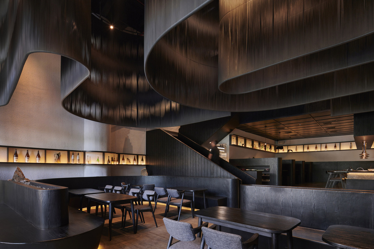 ISSEI Restaurant - ресторан в Джакарте (Индонезия). Дизайн от студии Kota