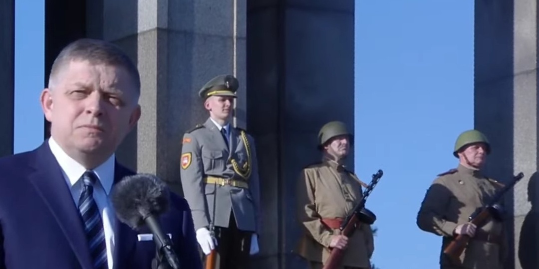 Фицо подтвердил, что поедет в Москву праздновать День Победы