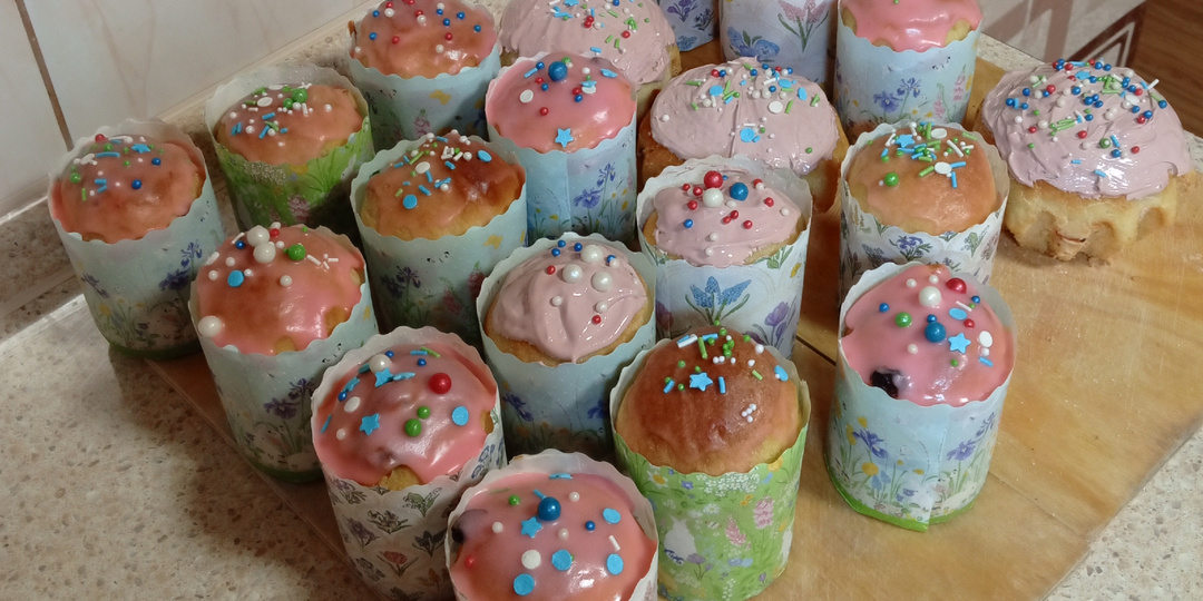 19 маленьких куличей, которые я везла на кладбище (и они не раскрошились)