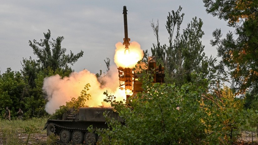     Боевая работа расчётов ЗРК «Стрела-10» РИА Новости Станислав Красильников