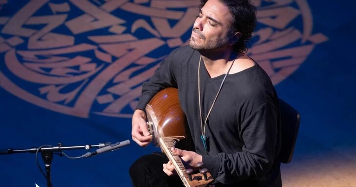 Иранский музыкант выбрал необычный способ защиты энергообъекта от ударов.