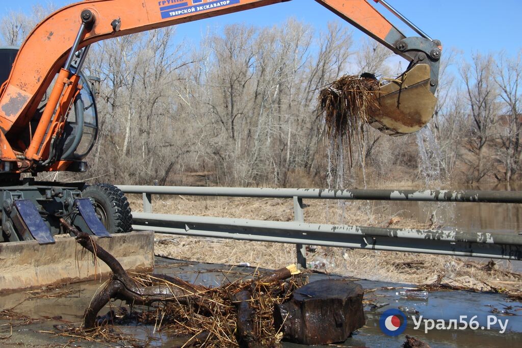    В Кувандыкском округе после паводка из рек Кураганка и Сакмара будут вытаскивать «плавуны»