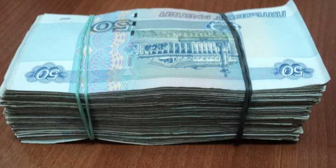 Почему до конца апреля лучше не оставлять крупные суммы на банковской карте