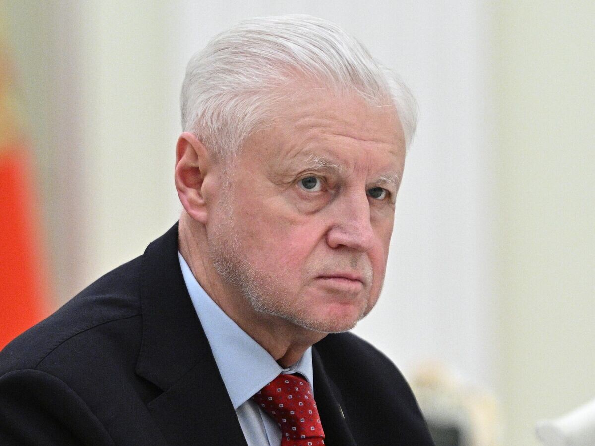    Руководитель фракции "Справедливая Россия - За правду" Сергей Миронов на встрече с президентом РФ Владимиром Путиным | © РИА Новости / Сергей Бобылев