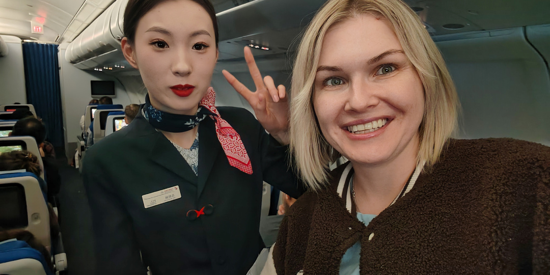 Любезные бортпроводники и унылые обеды: стоит ли экономить на билете китайской авиакомпании