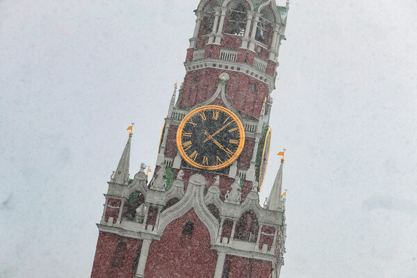 Снег в центре Москвы, 8 мая 2024 года / Василий Кузьмичёв/Агентство «Москва»   📷