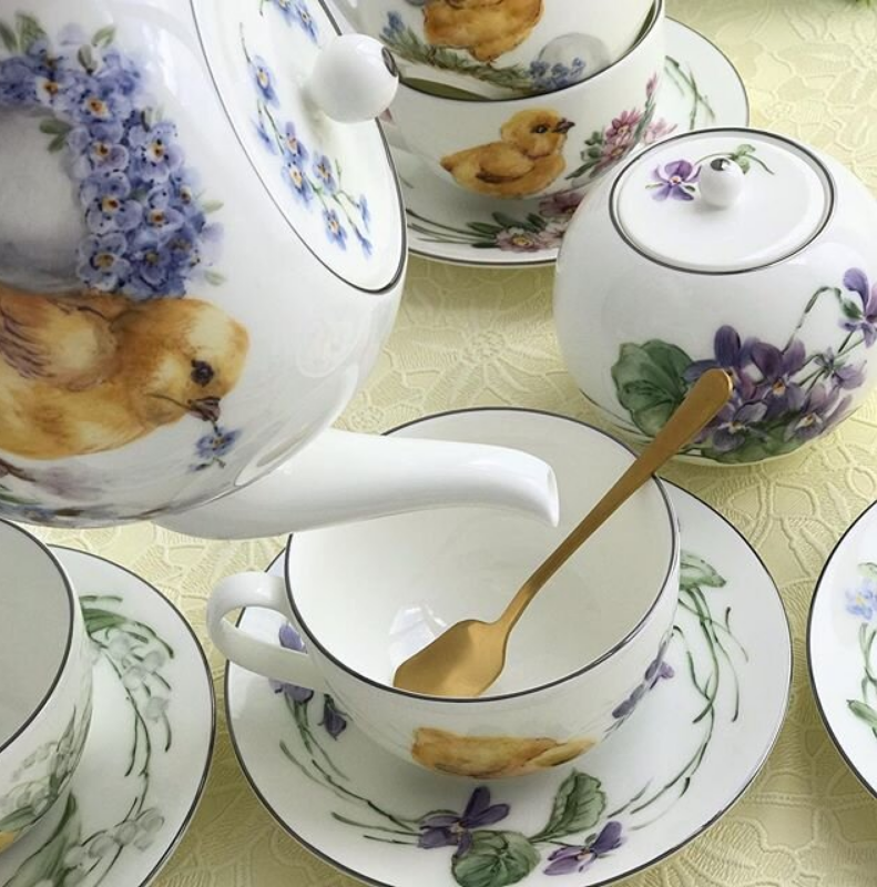 Заварочный чайник, сахарница