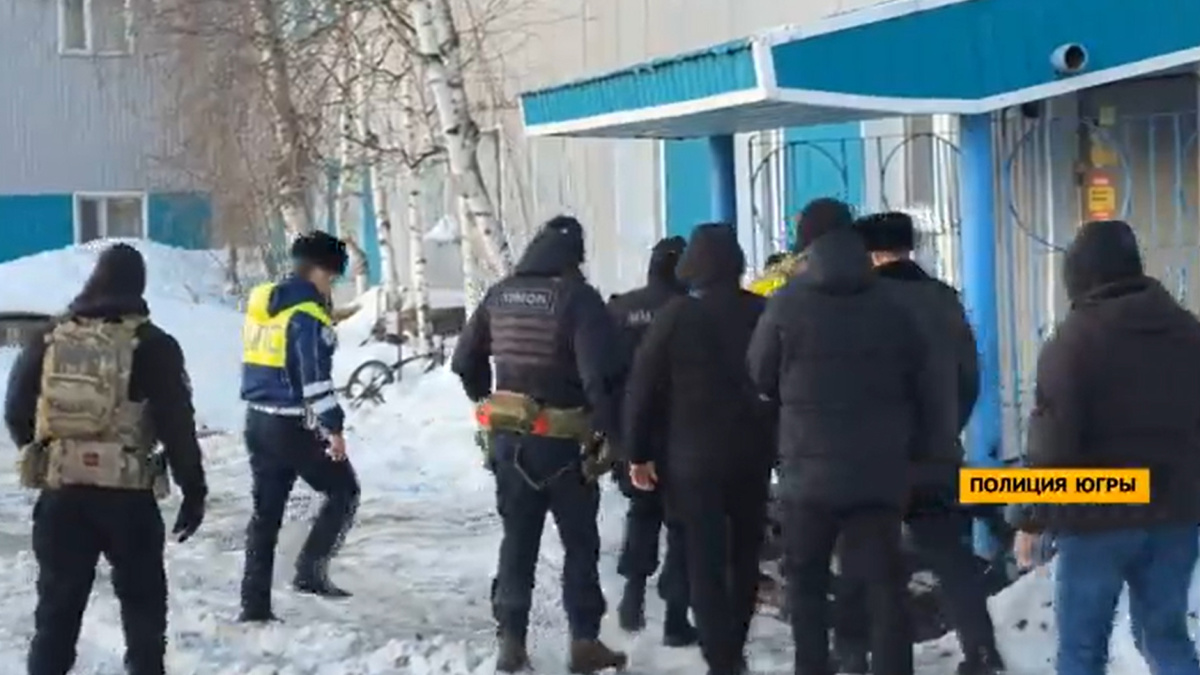    В Сургуте по итогам рейда выдворят 12 мигрантов