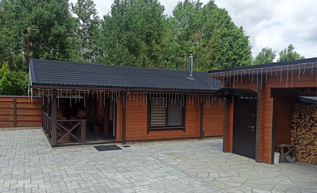 Тихая кровля Гумибо на банном комплексе в Подмосковье