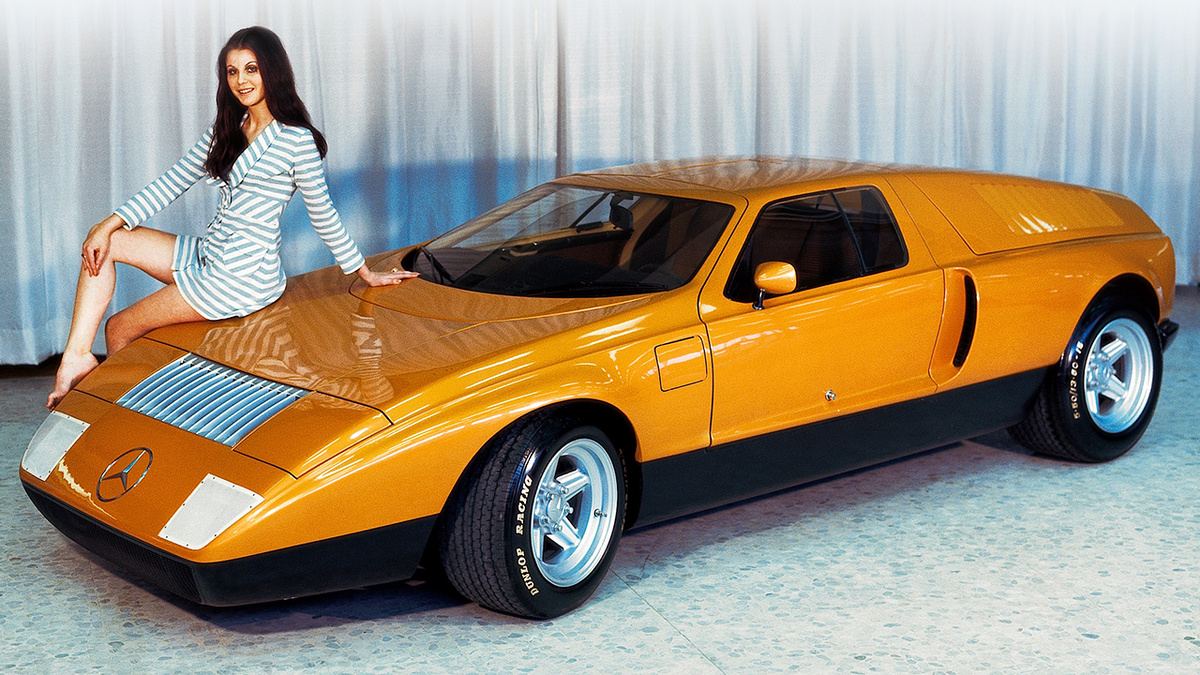 Mercedes-Benz C111 имел эффектный клиновидный дизайн и модные подъемные фары