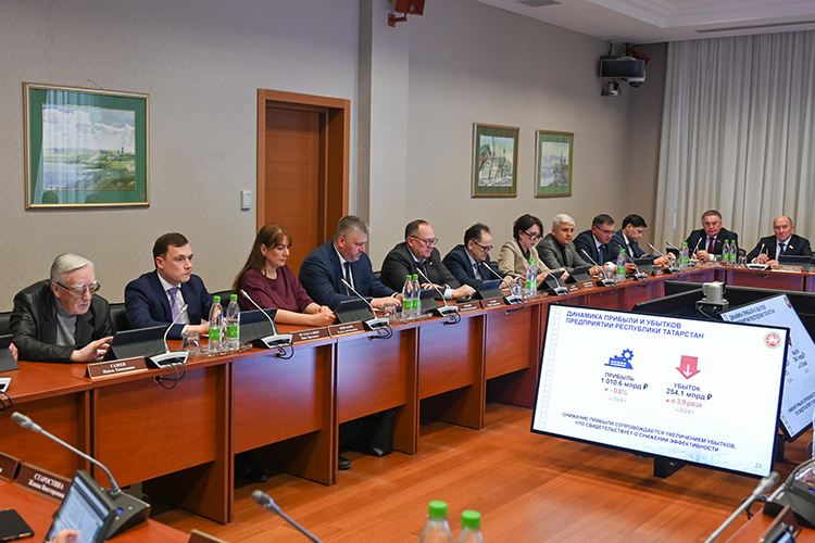    Накануне на заседании комитета Госсовета РТ по экологии, природопользованию, агропромышленной и продовольственной политике успели поднять, пожалуй, самые волнующие татарстанских фермеров вопросы.   
Фото: gossov.tatarstan.ru