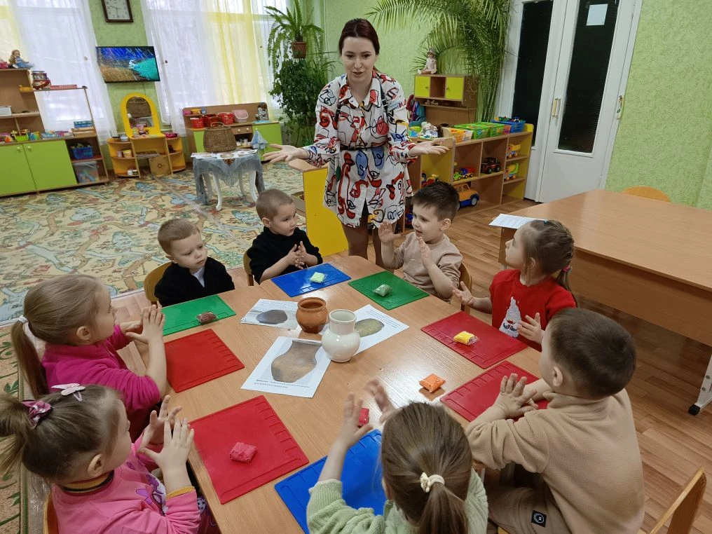    Воспитанники младшей группы «Непоседы» "Наша газета"