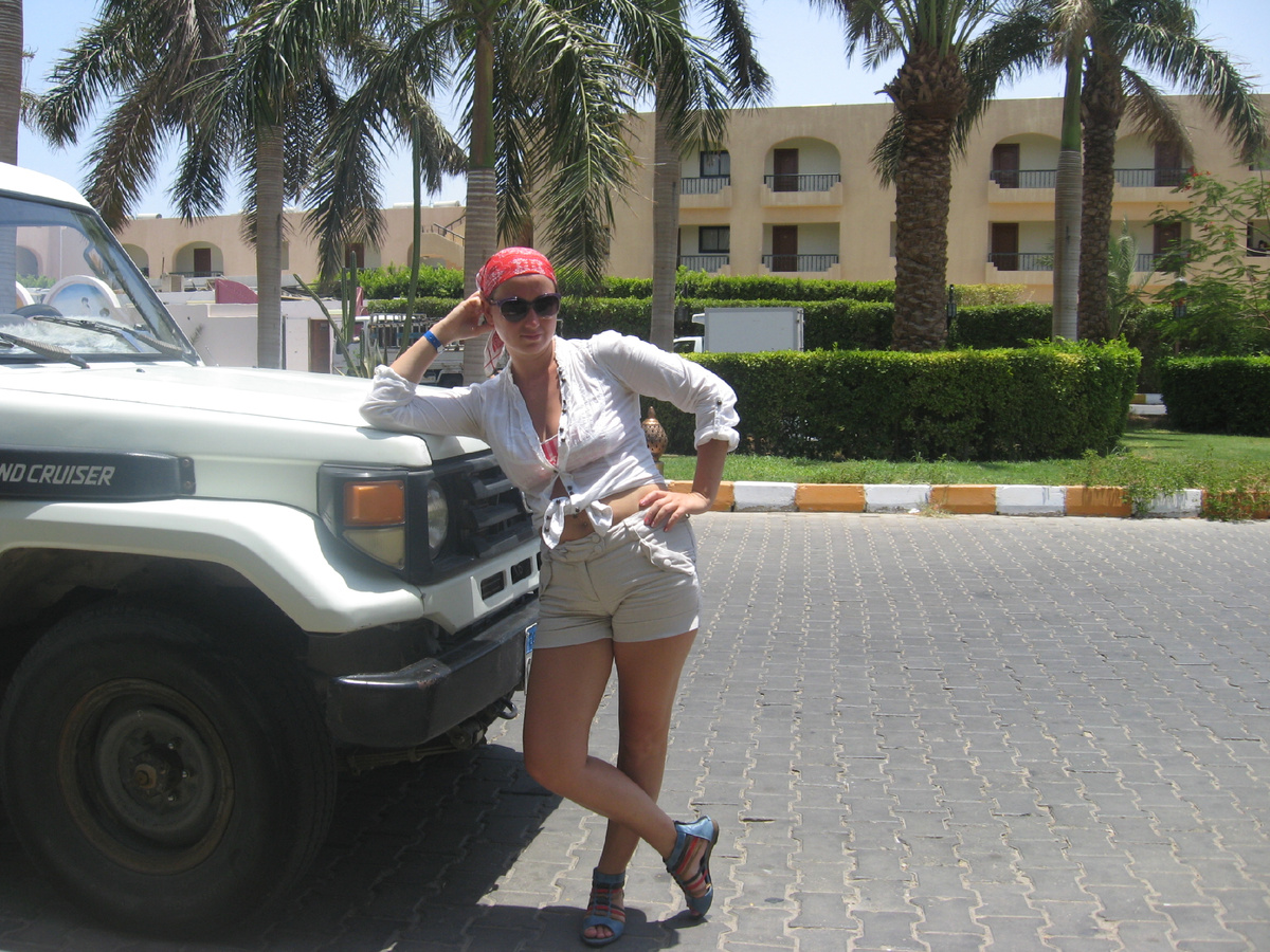 Это я во время одного из наших путешествий.