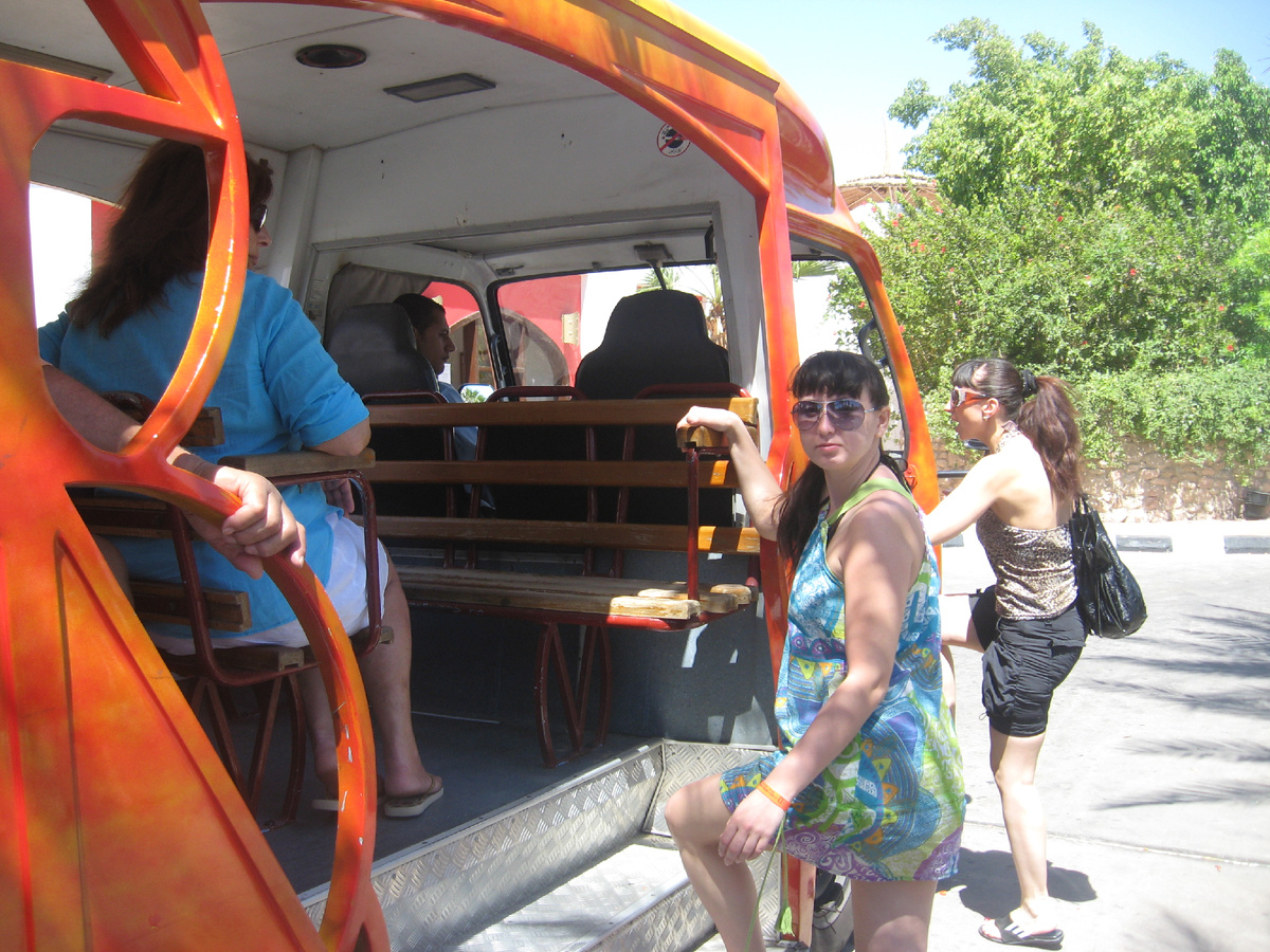 А именно о путешествиях на машине