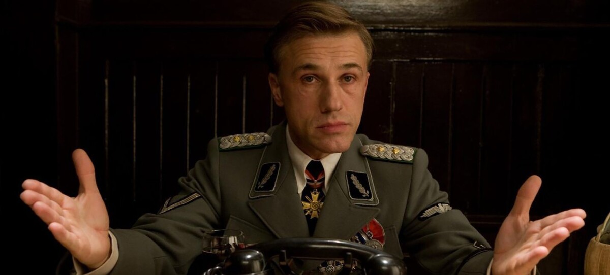 Кадр из к/ф "Бесславные ублюдки". Герой Кристофа Вальца как бы вопрошает: "Нет, ну а чего вы ждали?.." Кто смотрел, тот уловил контекст