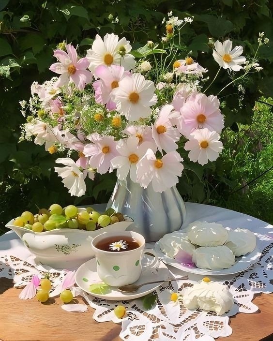 А это мои любимые цветы. Я вообще люблю цветы полевые. Они более нежные что ли...