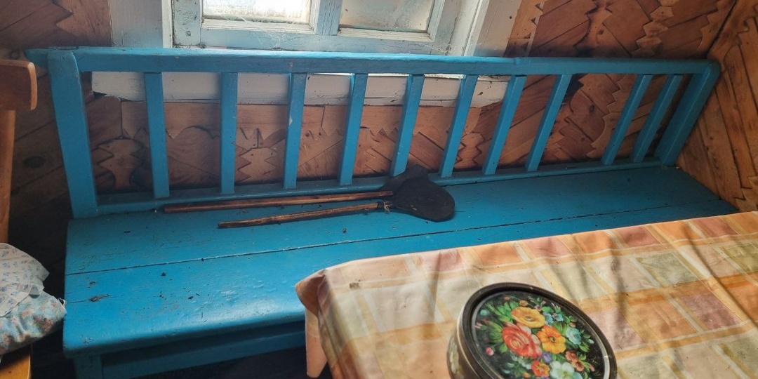 Как выглядела заброшка, когда мы ее купили. Находки из сарая.