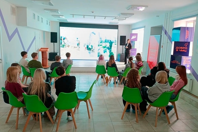    Такие занятия в городе организовали впервые. Уроки вели специалисты "Горзеленстроя".