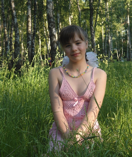 12 фото, которые доказывают, что девушки из деревни любят отдыхать на природе и там же знакомиться.