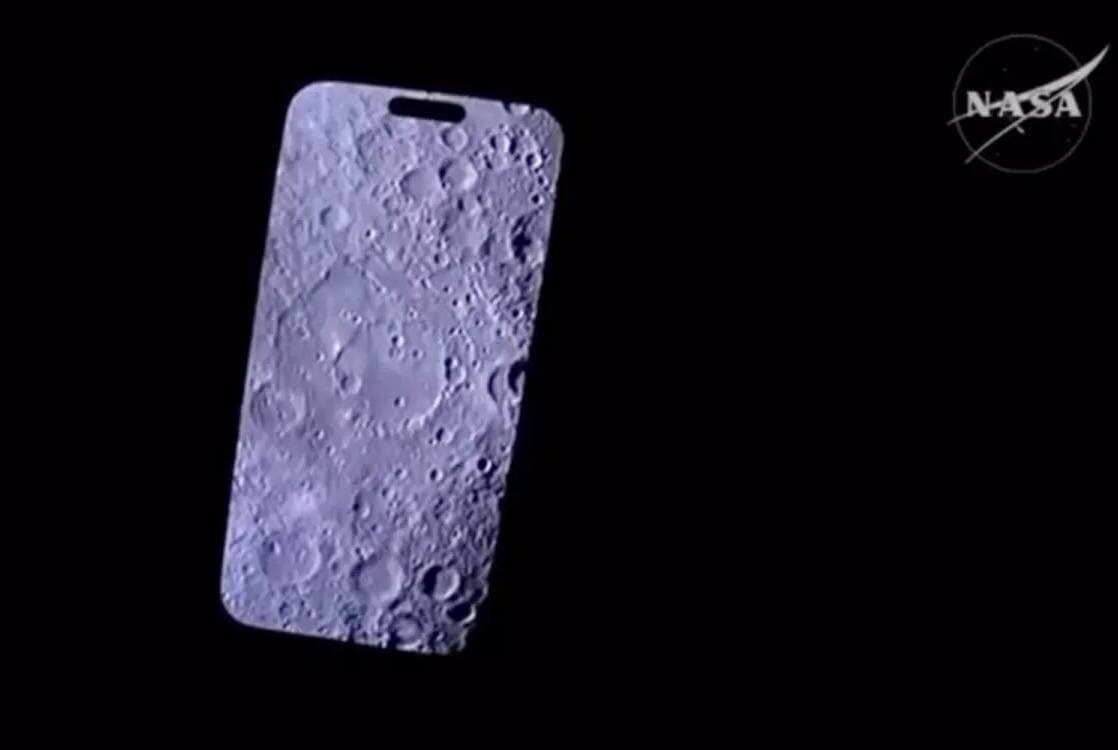 Лунный снимок на iPhone: командир миссии Artemis II сделал эффектное фото лунной поверхности  📷

