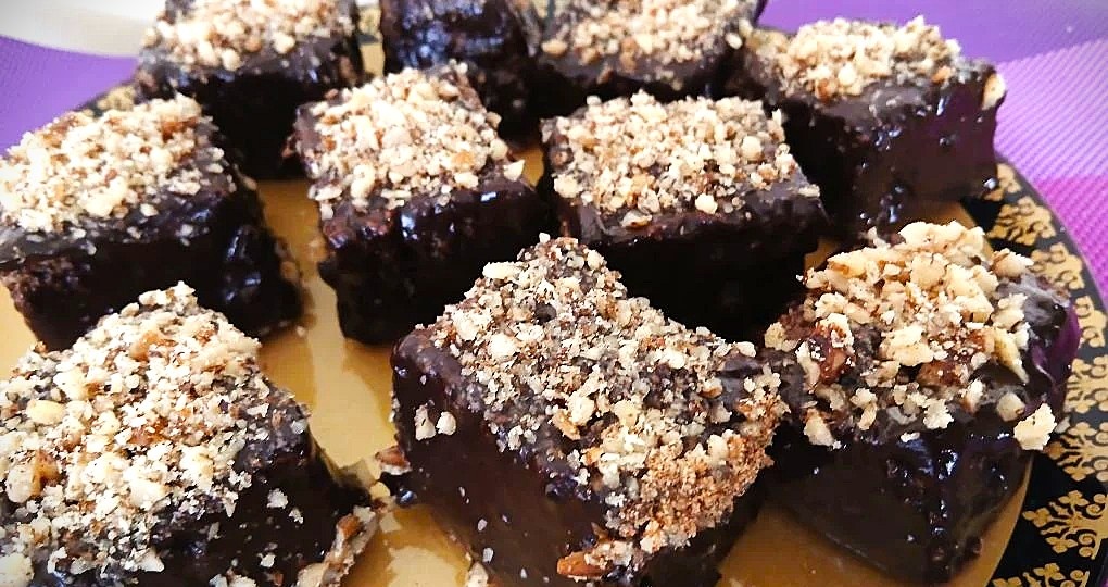 Пирожные в шоколадном креме — просто, быстро и очень вкусно!