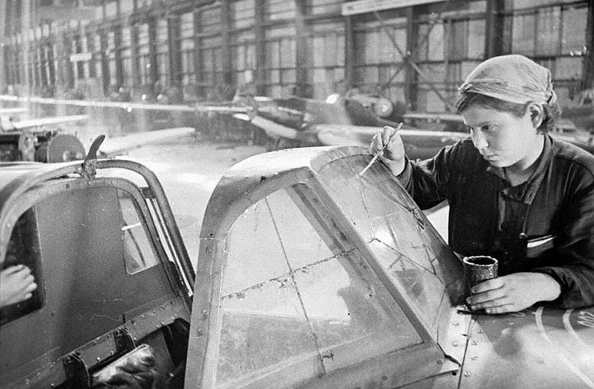 Установка бронестекла на штурмовик Ил-2