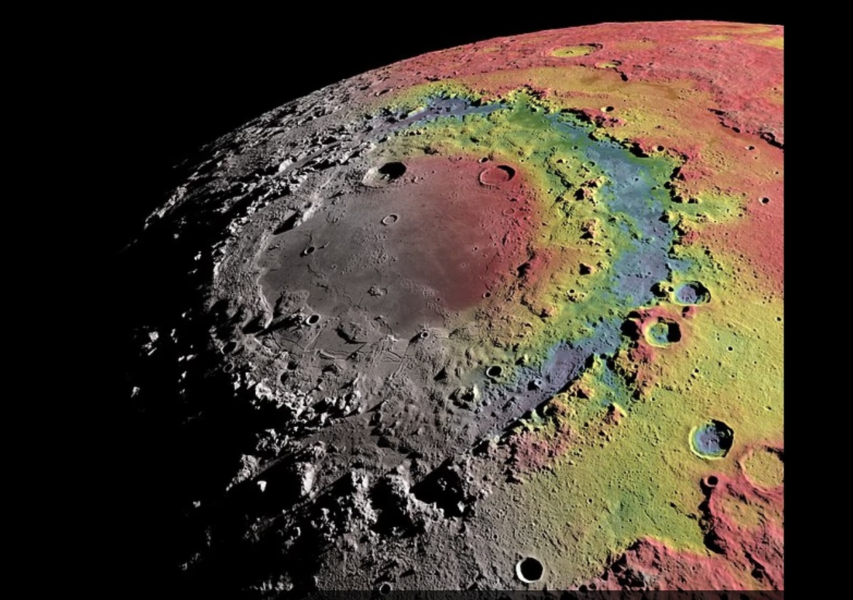 Астронавты «Артемиды-2» показали редкий участок Луны во время облёта но миссию снова сопровождают сбои системы туалета