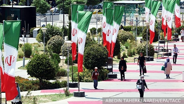     Фото: ABEDIN TAHERKENAREH/EPA/ТАСС   
 Текст: Дмитрий Зубарев
