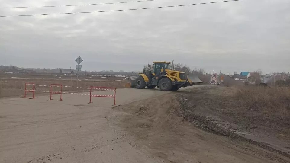    Перекрытая дорога во Власихе. Источник: barnaul.org