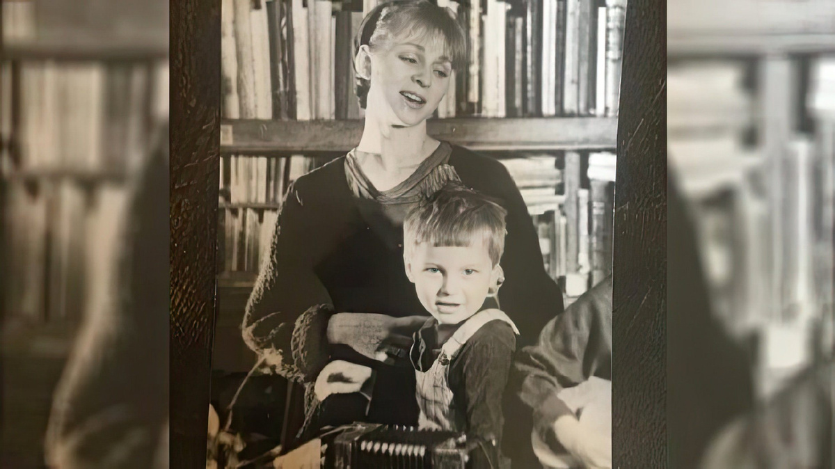 Иван Колесников с мамой